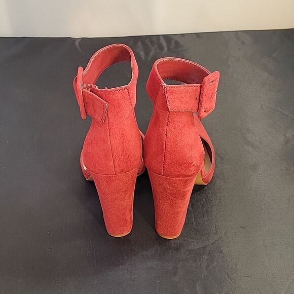 BRAND NEW FOREVER 21 FAUX SUEDE BLOCK HEELS PUMP - Picture 6 of 15